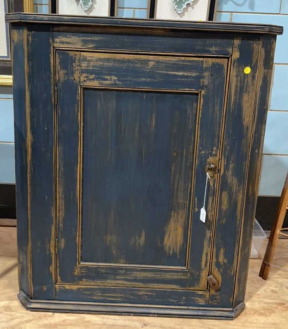 HANDMADE BLUE PAINTED HANGING CORNER CUPBOARD (1 of 5)