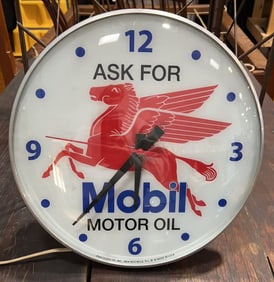 MOBIL OIL ADVERTSING CLOCK