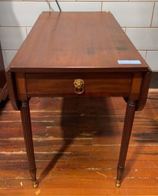 ANTIQUE FEDERAL WALNUT PEMBROKE W/ REEDED LEGS