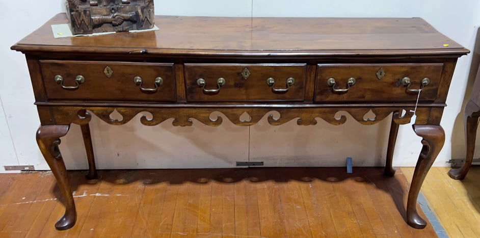 ANTIQUE 3 DRAWER CARVED QUEEN ANNE HUNT BOARD (1 of 8)