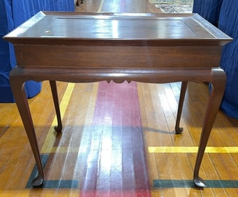 FRANK KINNAMON DOVER DE CUSTOM MADE TEA TABLE