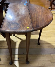 ANTIQUE WALNUT QUEEN ANNE DROP LEAF TABLE