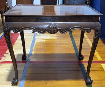 ANTIQUE CHIPPENDALE MAHOGANY BALL & CLAW TEA TABLE