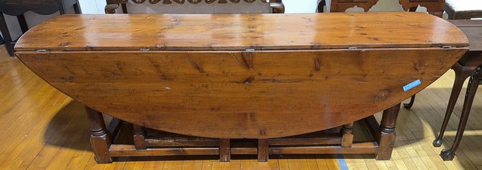 LARGE ANTIQUE PINE WAKE TABLE W/ GATE LEGS