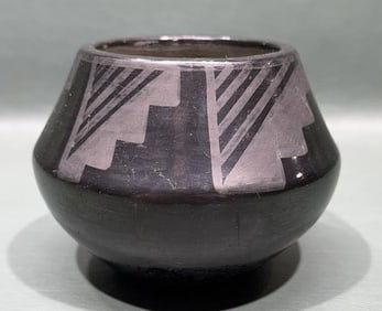 SON IIDEFONSO JAR SIGNED ANNA MARTINEZ