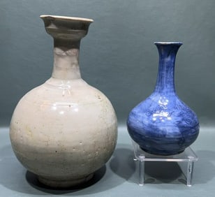 2 ANTIQUE KOREAN PORCELAIN VASES