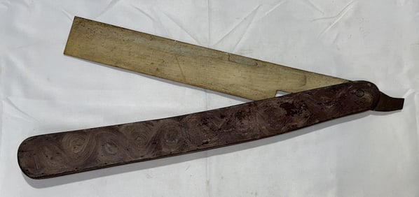 ANTIQUE FOLKART PAINT DECORATED STRIAGHT RAZOR