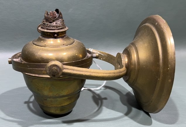 ANTIQUE BRASS SHIP'S LIGHT (1 of 4)