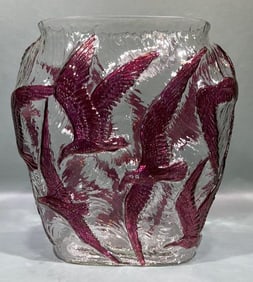 LARGE CONCOLIDATED FLYING SEAGULL VASE