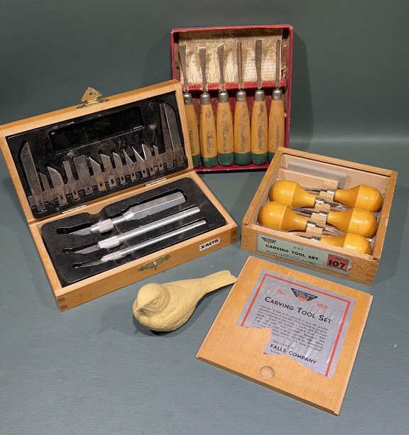 LOT OF VARIOUS CARVING TOOLS: ~