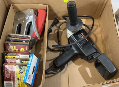 BLACK & DECKER DRILL & STAPLE GUN