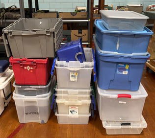 LARGE LOT OF VARIOUS TOTES