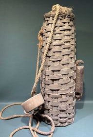 VINTAGE EEL POT
