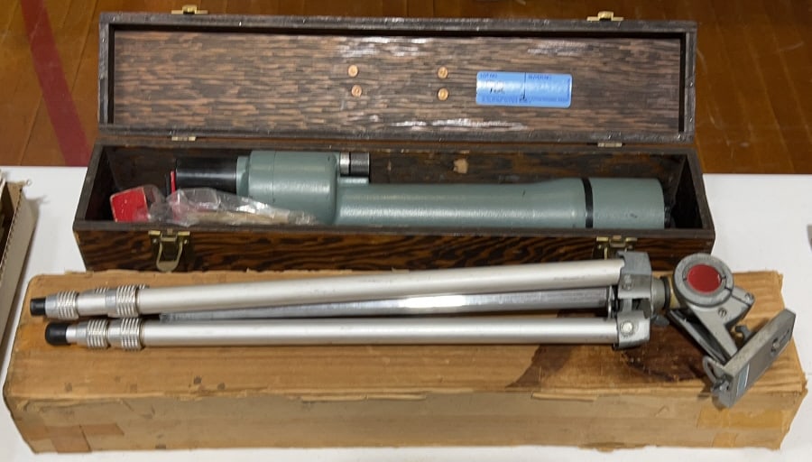 BAUSCH & LOMB SCOPE & TRIPOD: 21" X 5" X 5" EACH