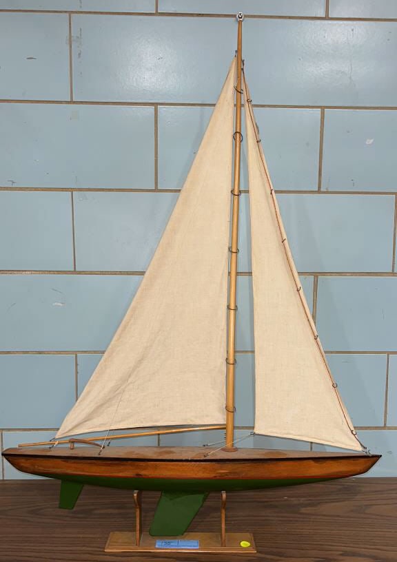 RACING SAILBOAT MODEL: 30" X 42"
