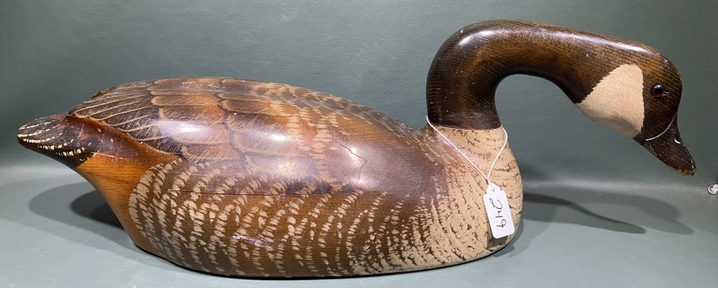 BIG SKY CARVERS CANADA GOOSE DECOY: 23-1/2" x 8"