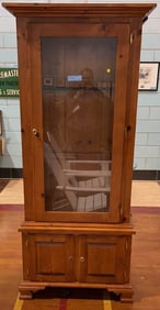 PINE GLASS FRONT 8 GUN CABINET