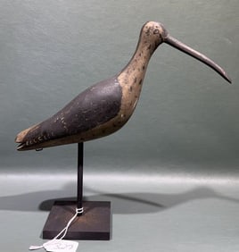 WOODEN CARVED SHOREBIRD