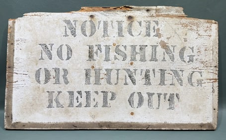 NO HUNTING OR FISHING SIGN