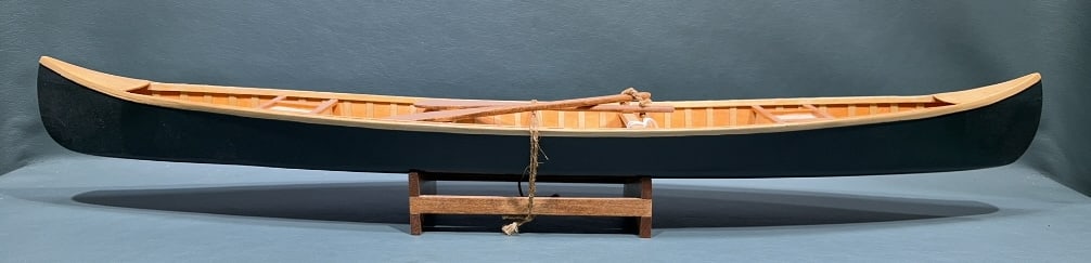SALESMAN'S SAMPLE CANOE MODEL: 27" X 5"