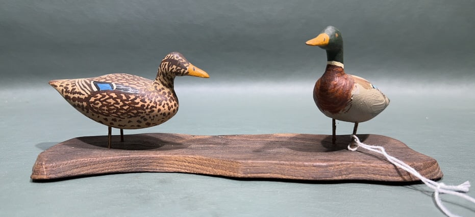 MINIATURE MALLARDS ON WOOD UNKNOWN MAKER: 9" LONG