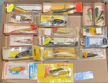 17 FISHING LURES IN ORIGINAL BOXES