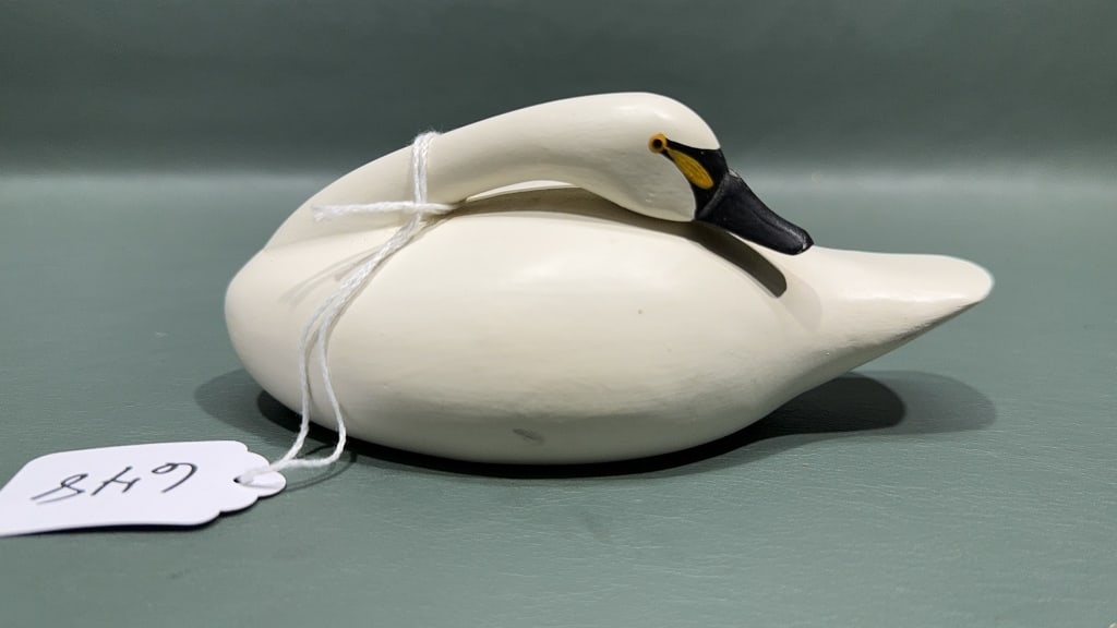 CAPTIAN ROGER URIE RARE MINIATURE SLEEPING SWAN: 5-1/2" LONG
