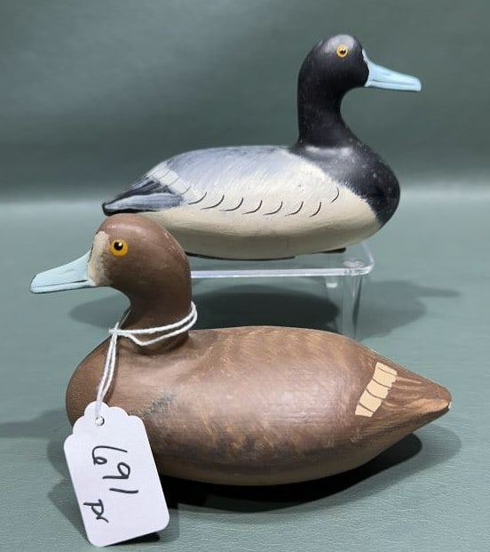 PAIR OF ROBERT LITZENBERG MINIATURE BLUEBILL: 5-1/2" LONG