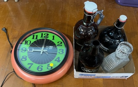 LIGHT CLOCK BEER GROWLERS LOT