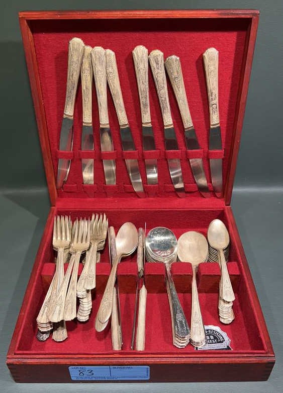 LYNWOOD GENESEE VINTAGE SILVER PLATE FLATWARE SET (1 of 4)