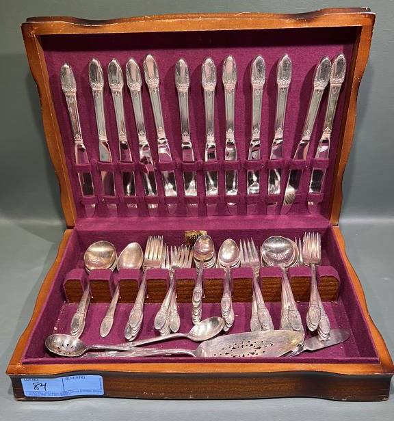 ROGER BROS. "FIRST LOVE" FLATWARE SET (1 of 4)