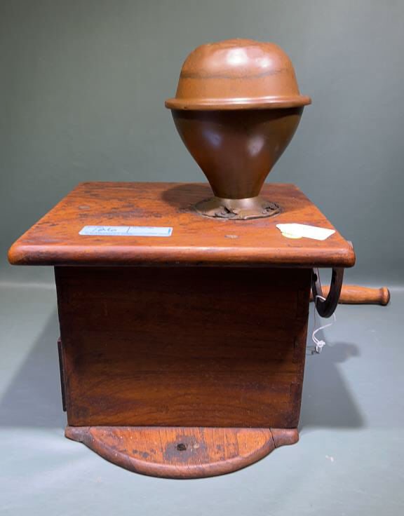 LARGE ANTIQUE DOVETAIL COFFEE GRINDER (1 of 7)