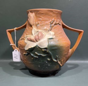 LARGE ROSEVILLE MAGNOLIA DOUBLE HANDLED VASE
