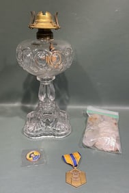 COMMEMORATIVE CUSTER HALF DOLLAR & OIL LAMP LOT