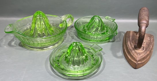 3 GREEN VINTAGE JUICERS & ANTIQUE IRON