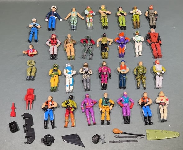 VINTAGE G I JOE ACTION FIGURES / WEAPONS /: ACCESSORIES