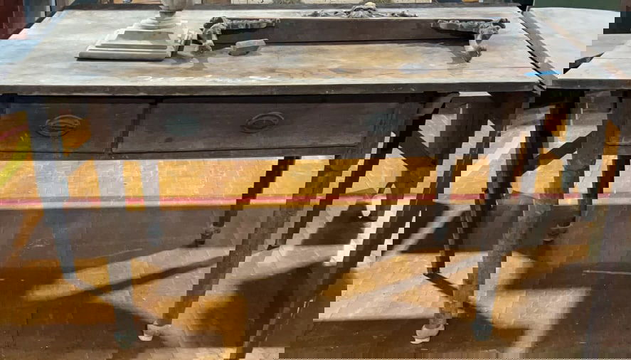 ANTIQUE WALNUT 2 DRAWER TAVERN TABLE (1 of 4)