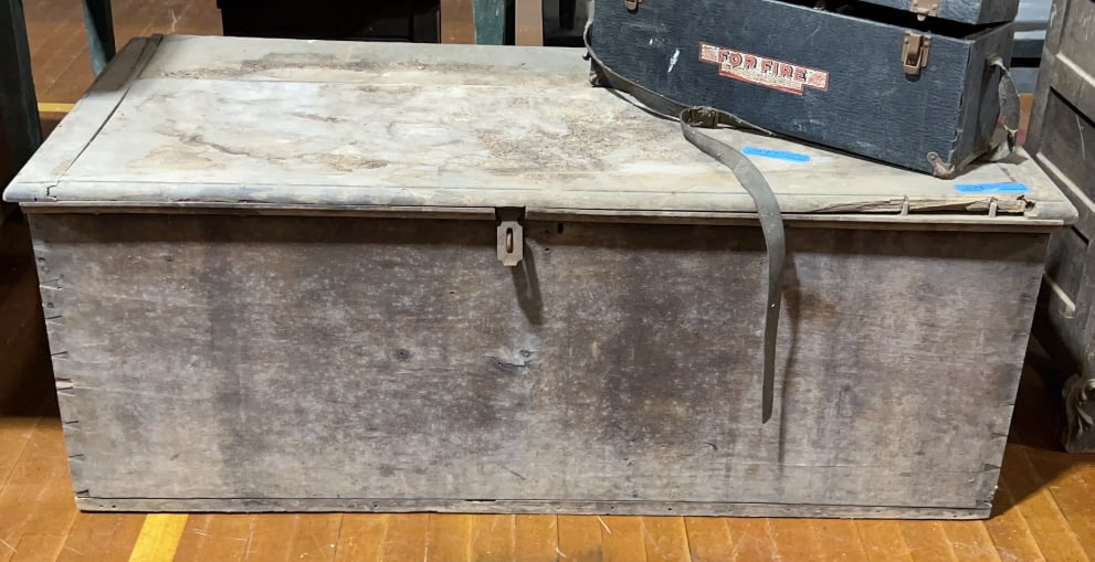 ANTIQUE COUNTRY DOVETAILED BLANKET CHEST: 49" x 23" x18"
