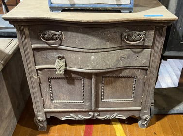 ANTIQUE OAK WASH STAND