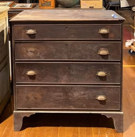 ANTIQUE 4 DRAWER CHEST OF DRAWERS