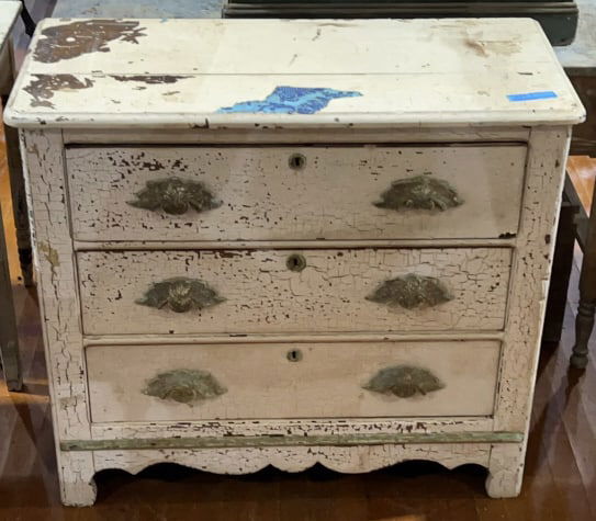 ANTIQUE PAINTED 3 DRAWER COTTAGE CHEST (1 of 6)