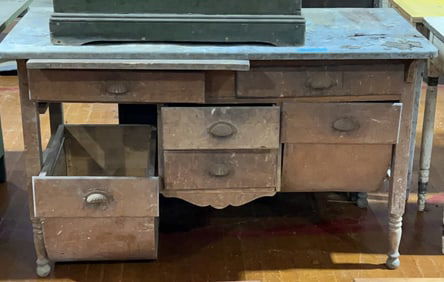 ANTIQUE COUNTRY KITCHEN TABLE W/ DOUGH DRAWERS