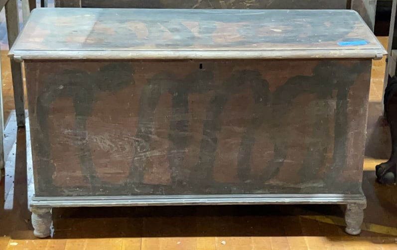 ANTIQUE DOVETAIL BLANKET CHEST (1 of 4)