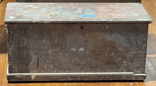 ANTIQUE DOVETAIL TOOL BOX