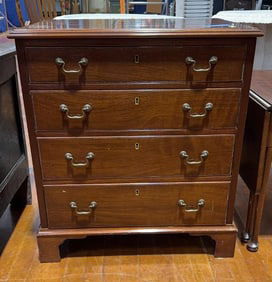 BIGGS SOLID MAHOGANY 4 DRAWER BACHELORS CHEST