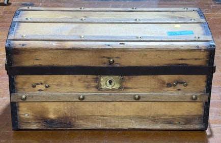 ANTIQUE DOME TOP TRUNK