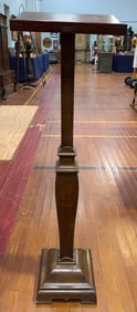 OAK PODIUM