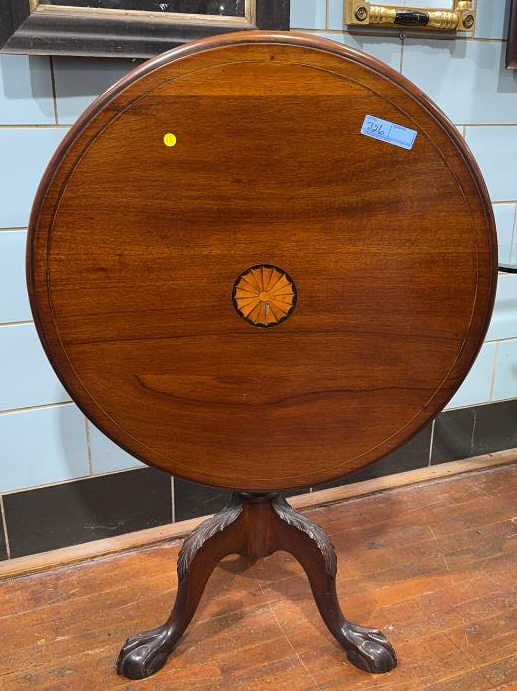 INLAID MAHOGANY CHIPPENDALE STYLE TILT-TOP: 32" X 29"