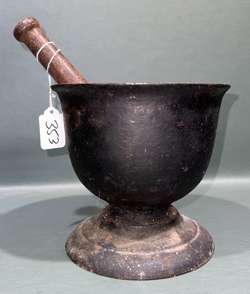 CAST IRON MORTAR & PESTLE (1 of 3)
