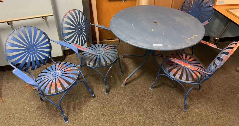 VINTAGE FRENCH ART DECO WROUGHT IRON PATIO SET (1 of 6)